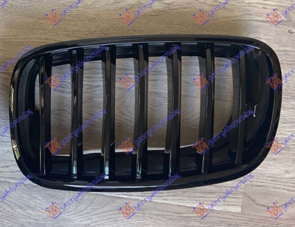 PVC MASKA SJAJ-CRNA LEVO